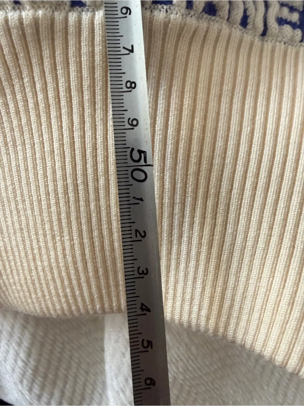 CHANEL logo knit
